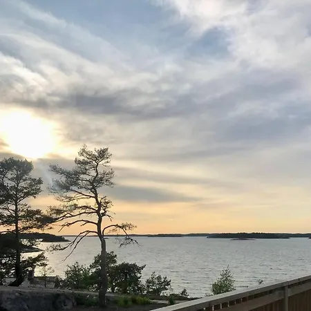 Klippan - Moekki Omalla Rannalla Nauvossa *