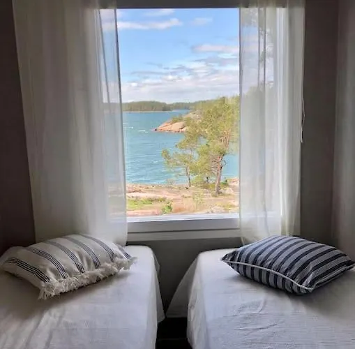 Klippan - Moekki Omalla Rannalla Nauvossa Alpstuga Nagu